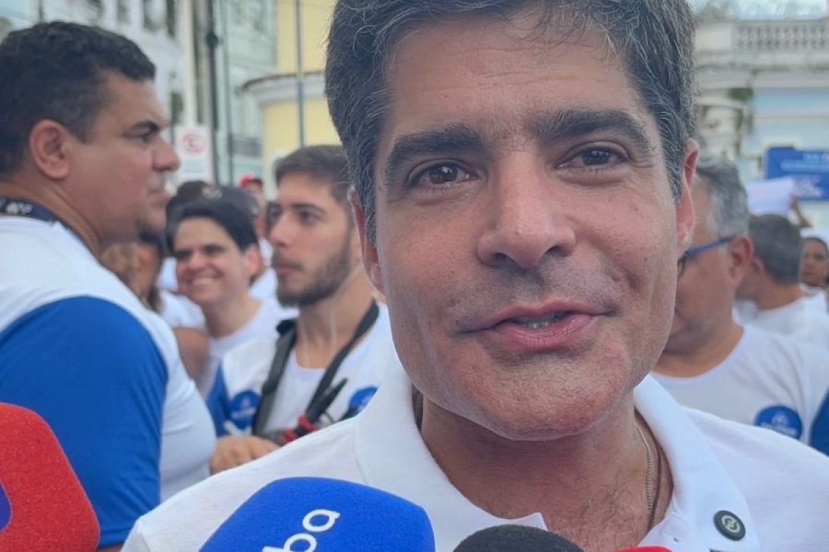 ACM Neto 'chama' Angelo Coronel para diálogo e diz que chapa ‘puro-sangue’ do PT sairá derrotada das urnas este ano: ‘Vão perder os três de uma vez só’