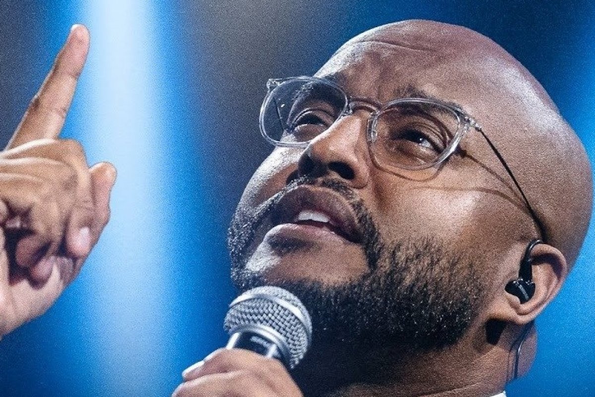 Padre Diogo Albuquerque celebra o lançamento do álbum "Tributo ao Espírito Santo"!