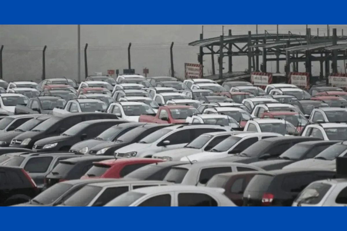 Exportações de veículos brasileiros crescem 32% em 2025, mas importações geram alerta na indústria