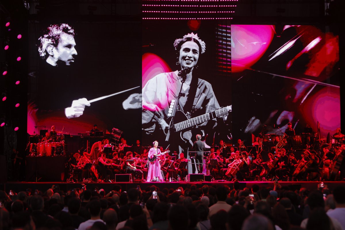 Marisa Monte apresenta em Salvador o espetáculo “Phonica” ao lado de orquestra sinfônica! 