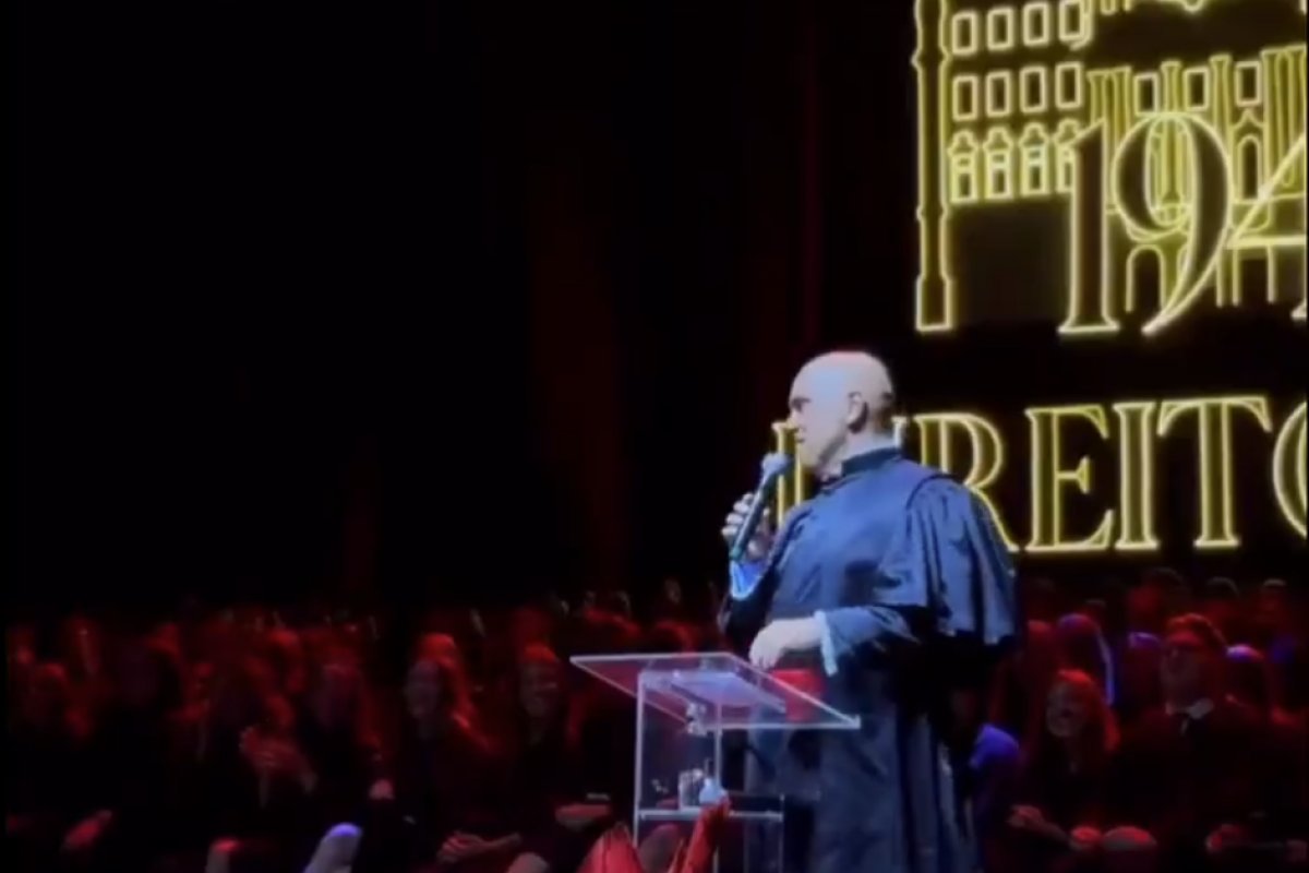 VÍDEO: “Hoje eu já fiz o que tinha que fazer”, diz Alexandre de Moraes sobre transferência de Bolsonaro para a Papudinha 