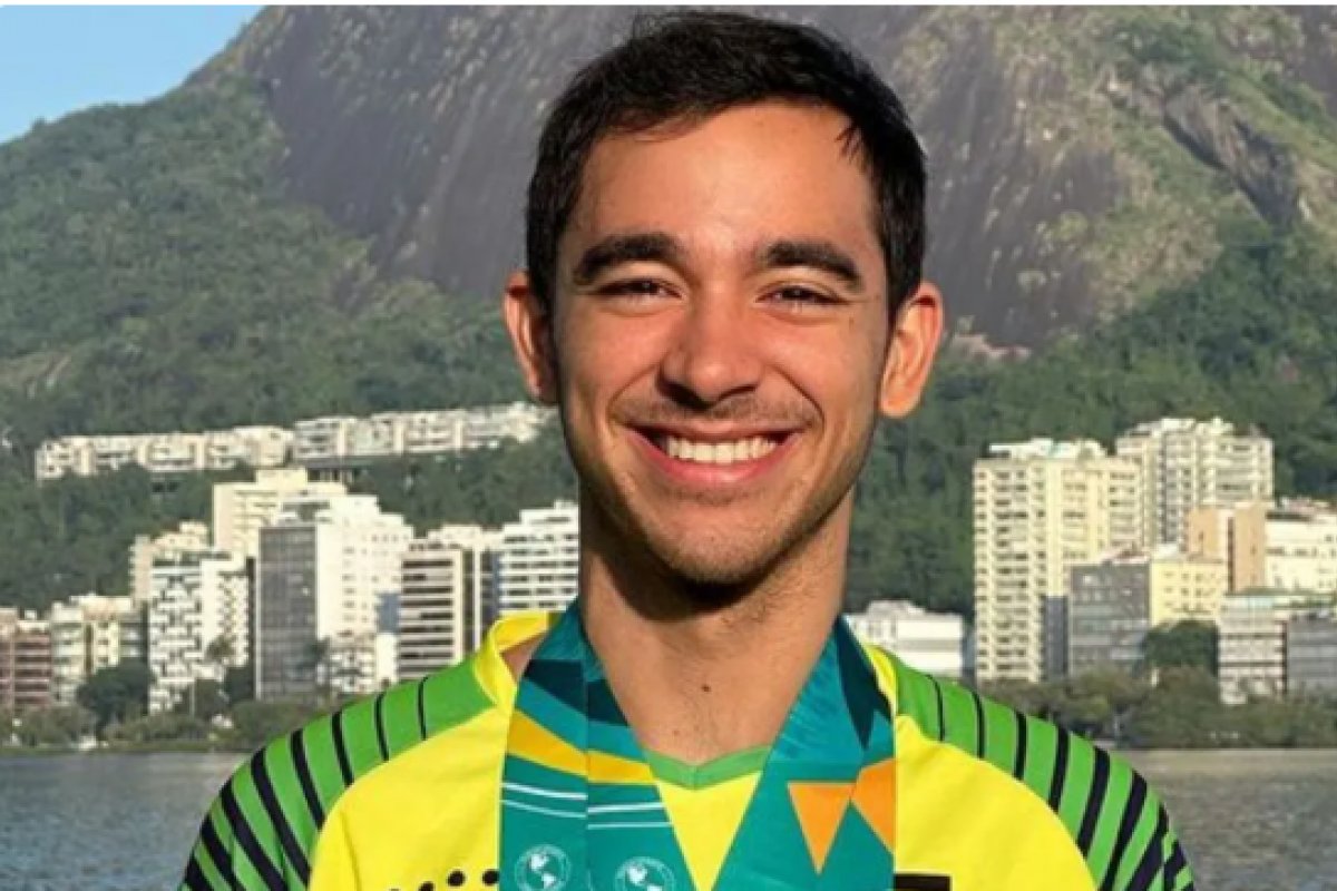 Calderano disputa semifinal do Star Contender de Doha neste domingo