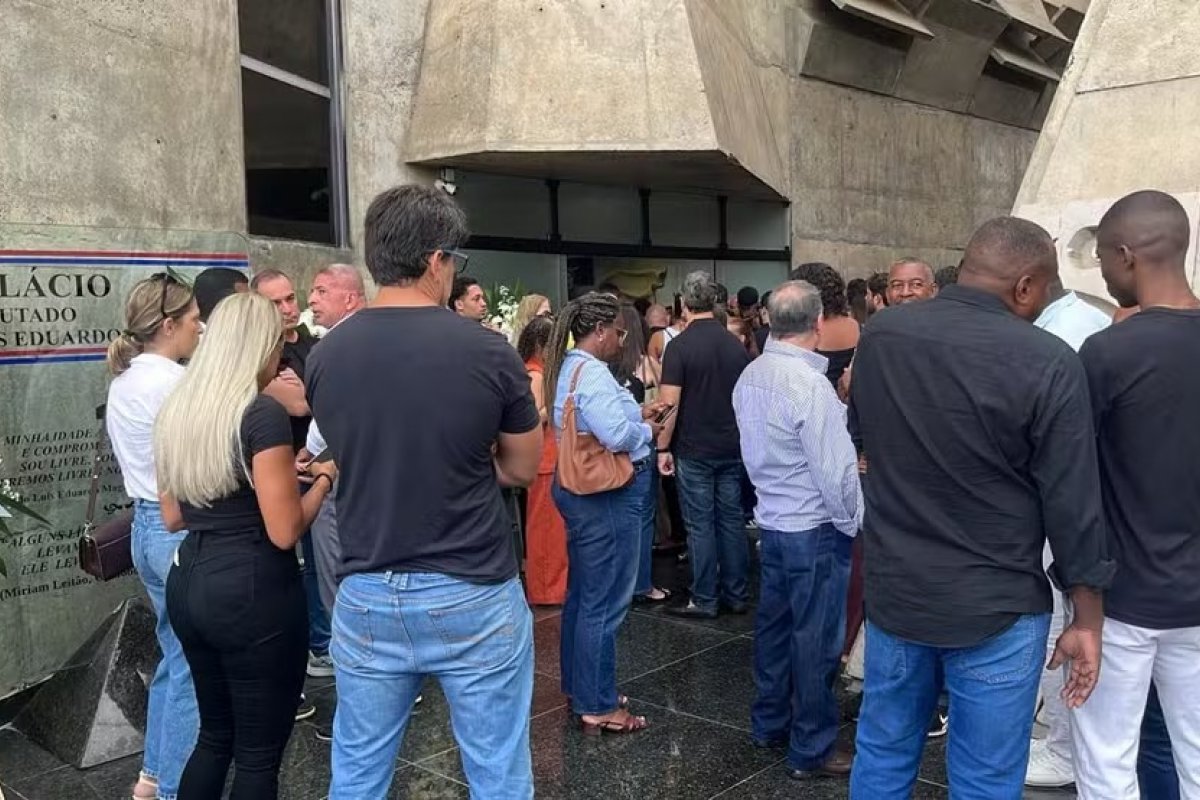 Autoridades prestam homenagem a Alan Sanches em missa na ALBA