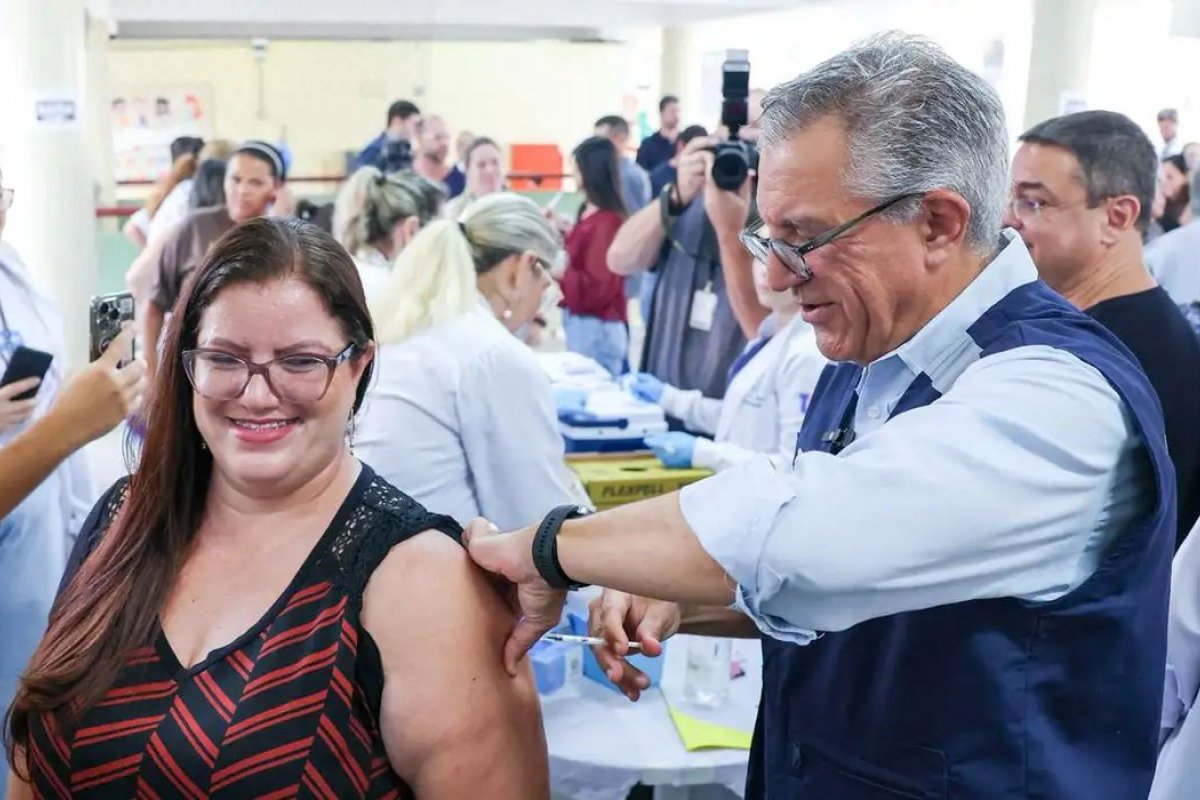 Botucatu inicia vacinação contra dengue com imunizante do Butantan