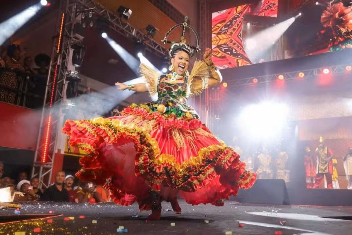 Carol Xavier é eleita a 45ª Deusa do Ébano do Ilê Aiyê