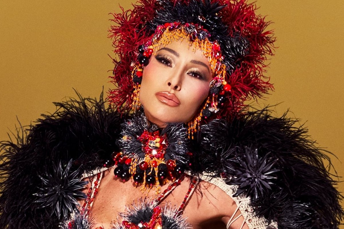 Sabrina Sato abre oficialmente seu Carnaval em São Paulo com look ousado no ensaio da Gaviões da Fiel no Sambódromo!