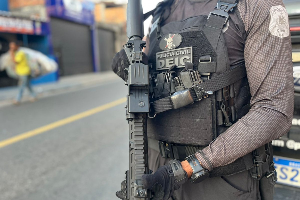 Associação criminosa acusada de roubos em prédio público é alvo de operação da Polícia Civil, em Salvador