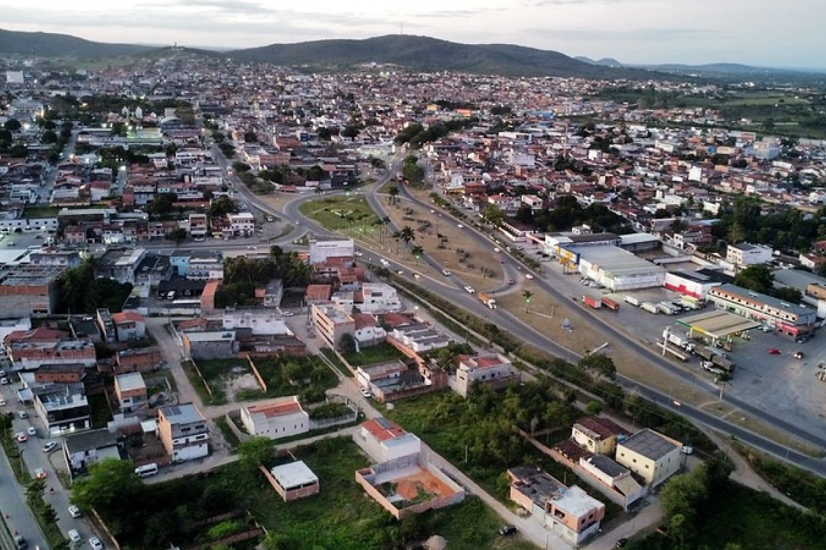 Idosa morre e outras duas pessoas ficam feridas após ataques a tiros no interior da Bahia