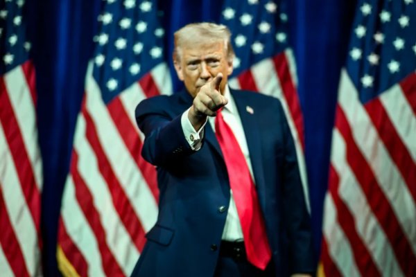 [Trump evita comentar uso de força na Groenlândia e mantém ameaça de tarifas à Europa]