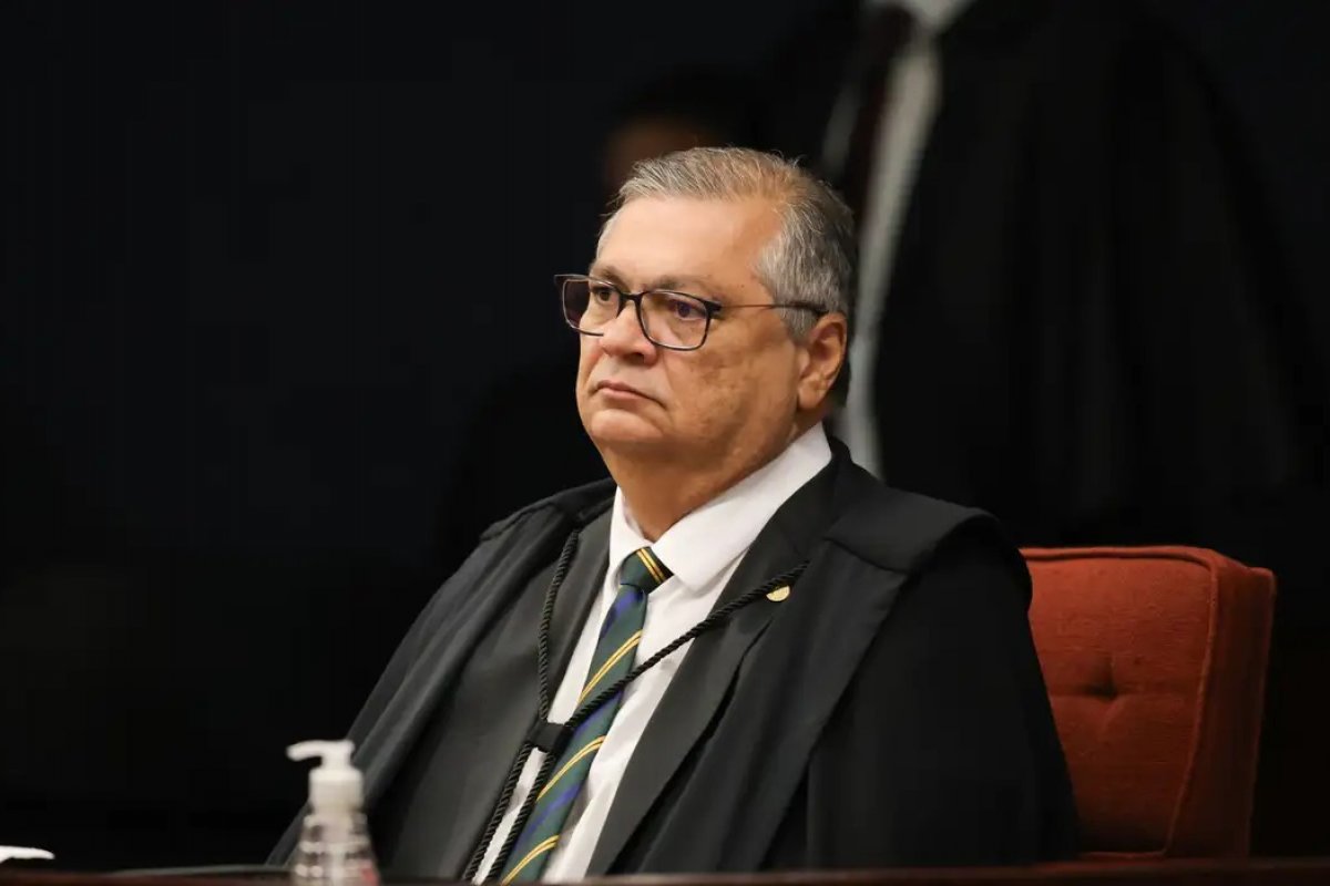 STF torna ré mulher que insultou Flávio Dino em avião