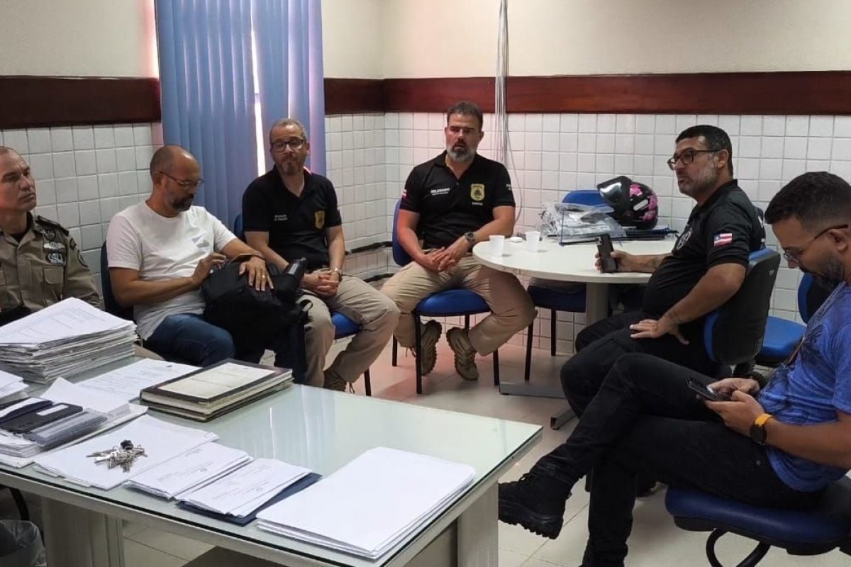 Polícia Civil da Bahia faz reunião para definir ações em investigação de sete homicídios em Ipiaú