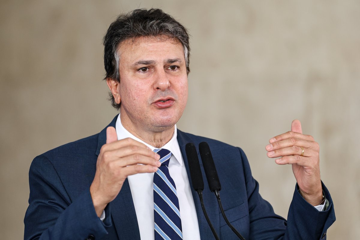 Após Congresso reduzir verba de universidades federais, ministro da Educação diz que orçamento será recomposto