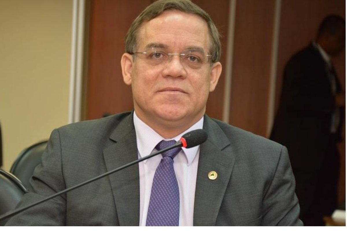 Ex-prefeito de Caculé assume vaga de Alan Sanches na ALBA nesta quinta-feira (22)