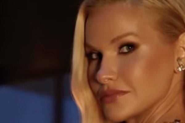 [Esposa de Gusttavo Lima, Andressa Suita celebra seu aniversário de 38 anos com look e bolo dourado! ]