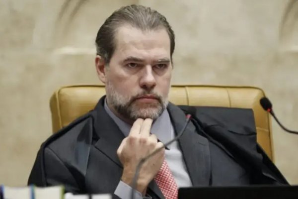 [Cassino em resort vinculado a família de ministro do STF opera jogos de azar ilegais e atrai investigados no caso do Banco Master]