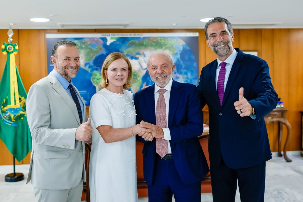 Gleisi Hoffmann anuncia pré-candidatura ao Senado pelo Paraná