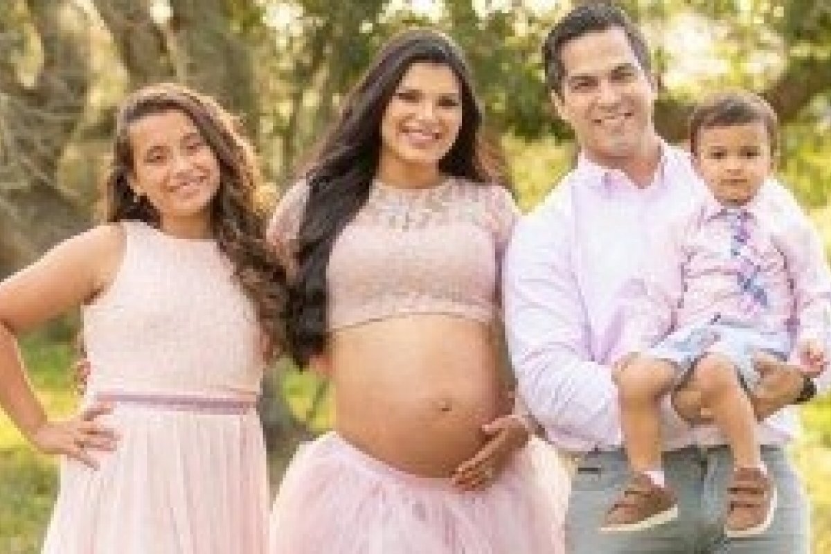 Vivendo nos EUA, ex- dançarina É o tchan espera mais um filho