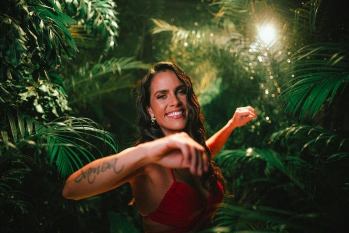 Vídeo: cantora Ju Moraes ameaça expor devedores e dá prazo de uma semana para pagamentos: 'cansei de ser paciente'