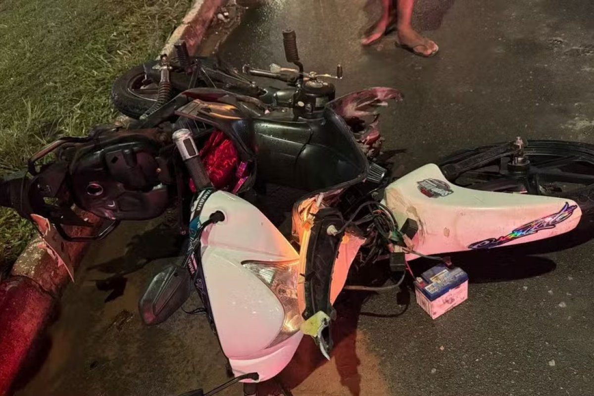 Criança de 8 anos morre após batida entre moto e caminhonete em Luís Eduardo Magalhães