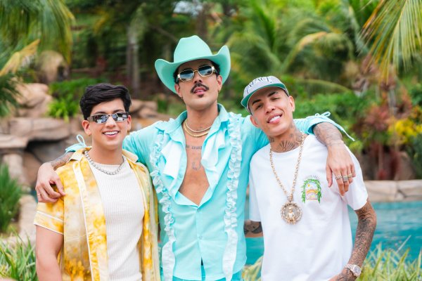 Luan Pereira se une a Léo Foguete e MC Don Juan na gravação do clipe de [Luan Pereira se une a Léo Foguete e MC Don Juan na gravação do clipe de