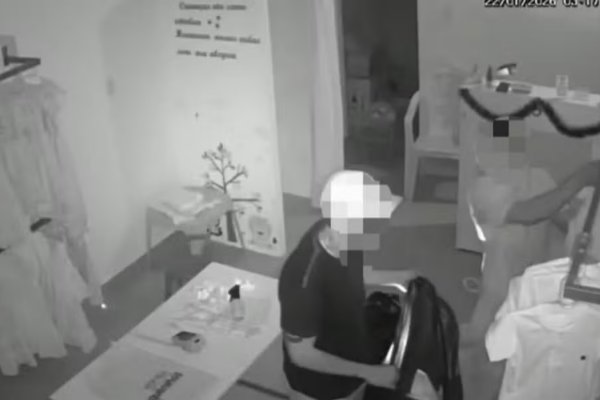 [Loja de roupas é invadida e roubada em Feira de Santana]