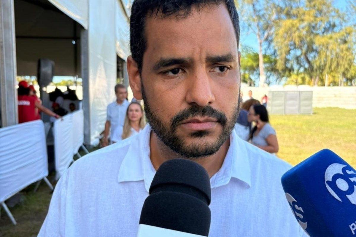 Presidente do PT na Bahia nega chapa puro-sangue e mantém disputa aberta pelo Senado