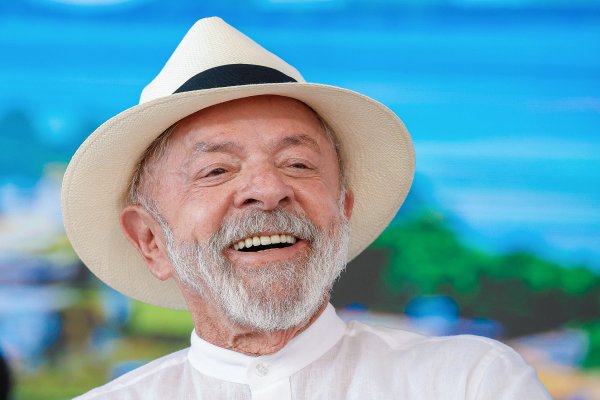 [Em Salvador, Lula reafirma candidatura à reeleição e promete “ano da verdade”]