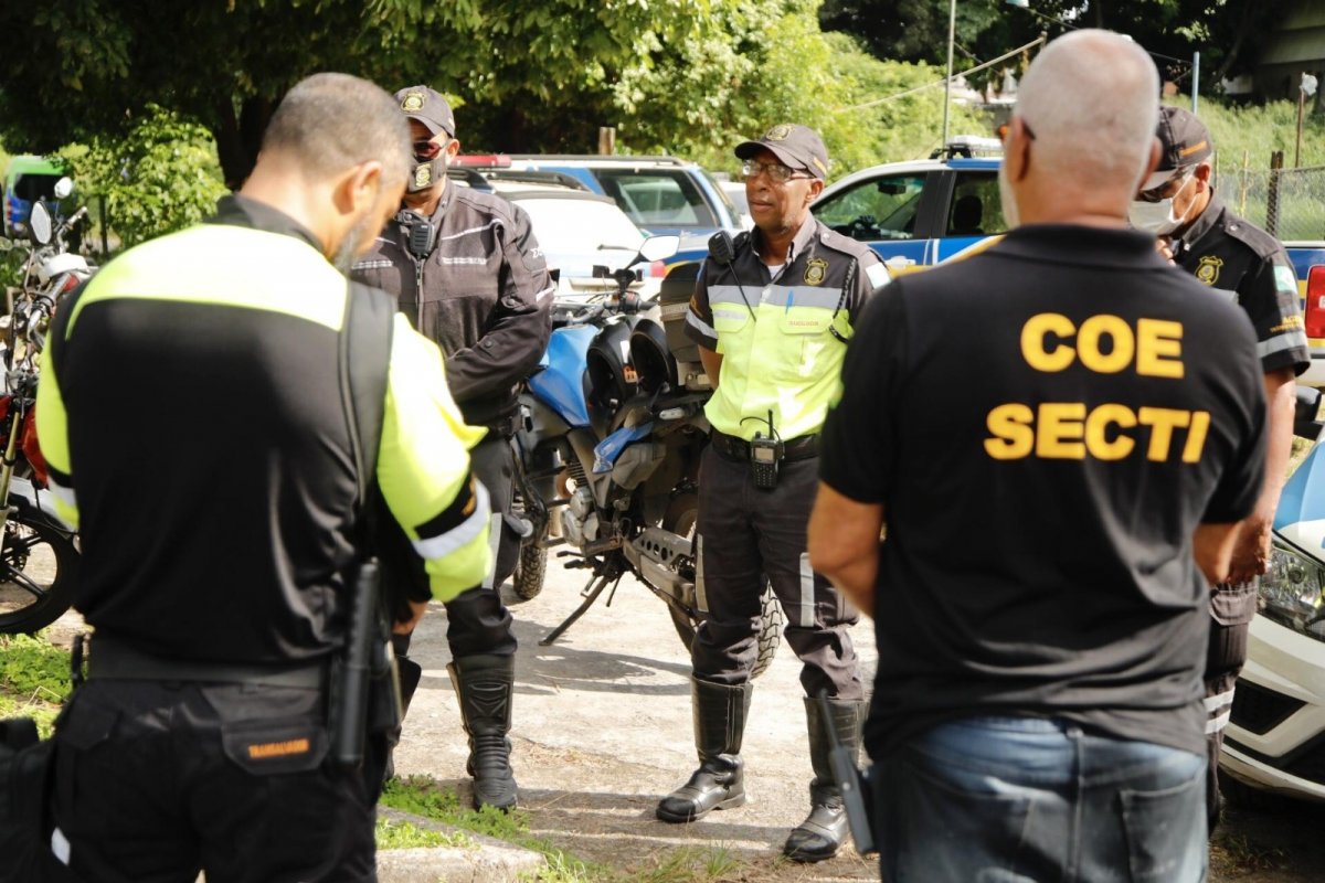 Número de veículos clandestinos retirados de circulação sobe 115% em Salvador 
