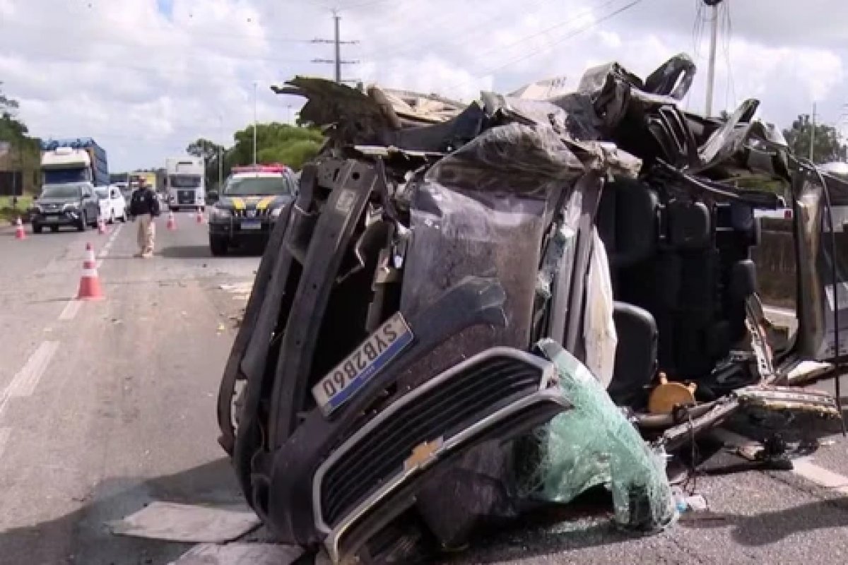 Técnica de enfermagem que acompanhava mãe para hemodiálise morre em acidente na BR-324