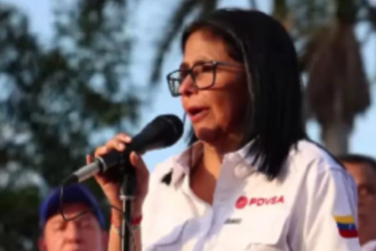 Presidente interina da Venezuela diz estar 'farta' da pressão dos EUA: 'Chega de ordens de Washington'