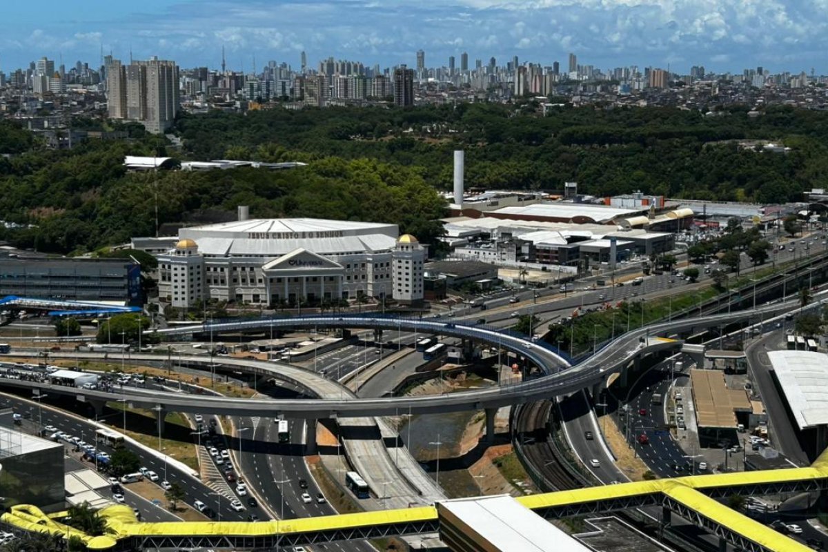 Com investimento de mais de R$ 60 milhões, prefeitura inaugura viaduto José Linhares em Salvador