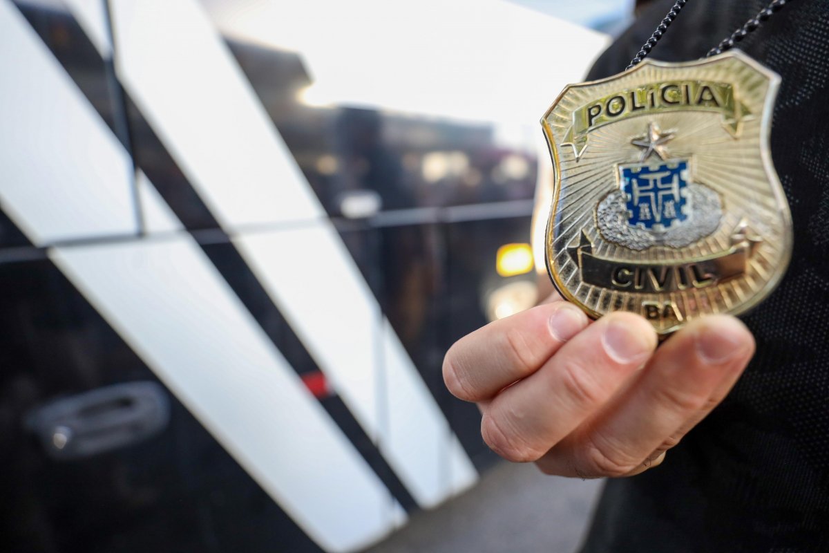 Adolescente de 15 anos é apreendido em flagrante após matar o primo de 17 anos enquanto manuseava uma arma