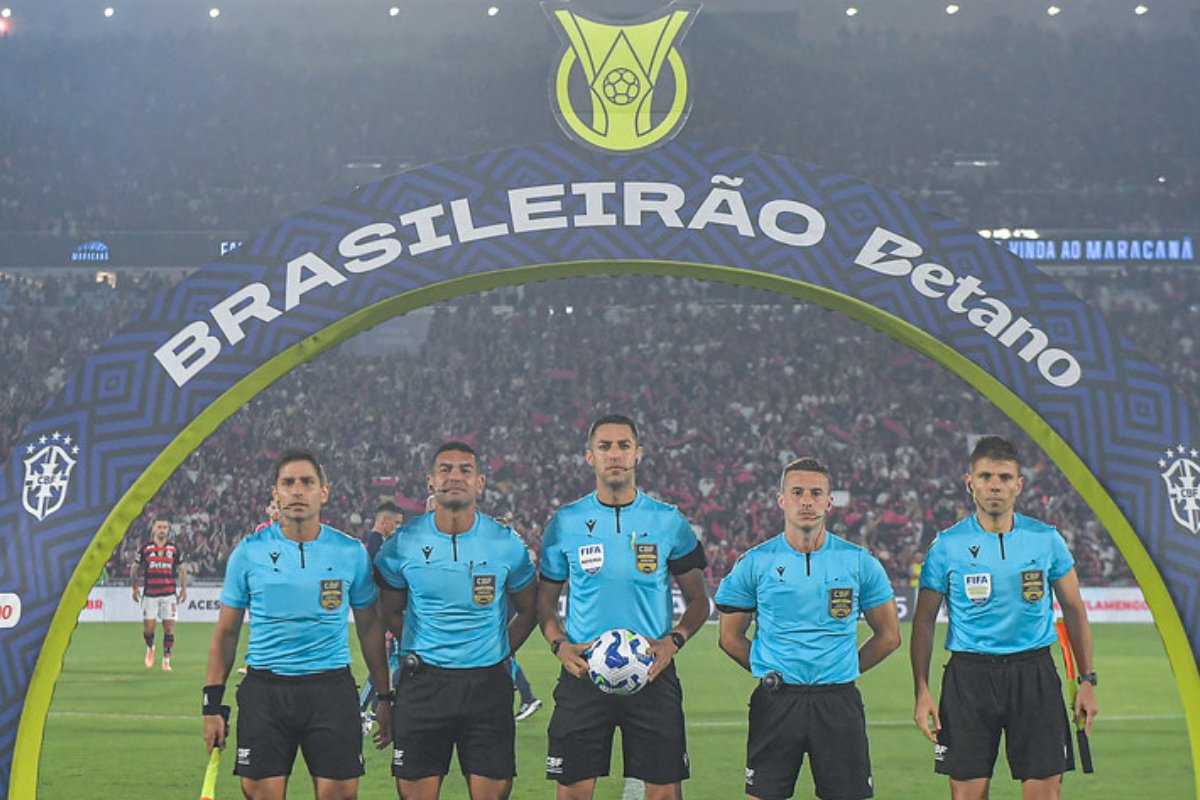 CBF anuncia programa de profissionalização de árbitros de futebol