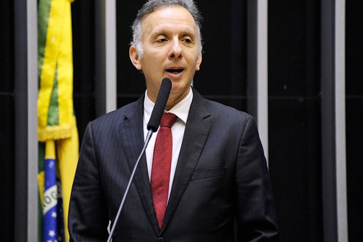 Comissão quer aprovar reforma tributária em 5 de maio