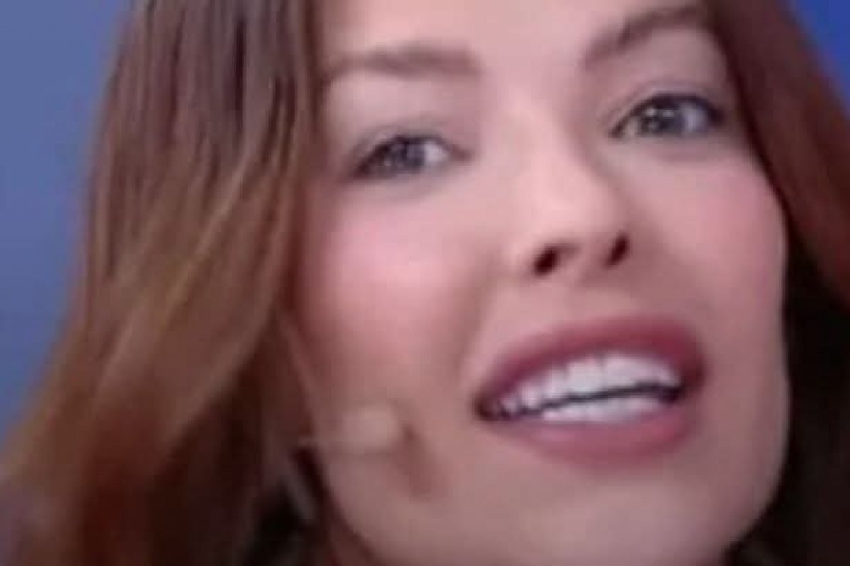 Com a saída de Cariúcha do Fofocalizando, SBT faz testes para encontrar uma substituta! 