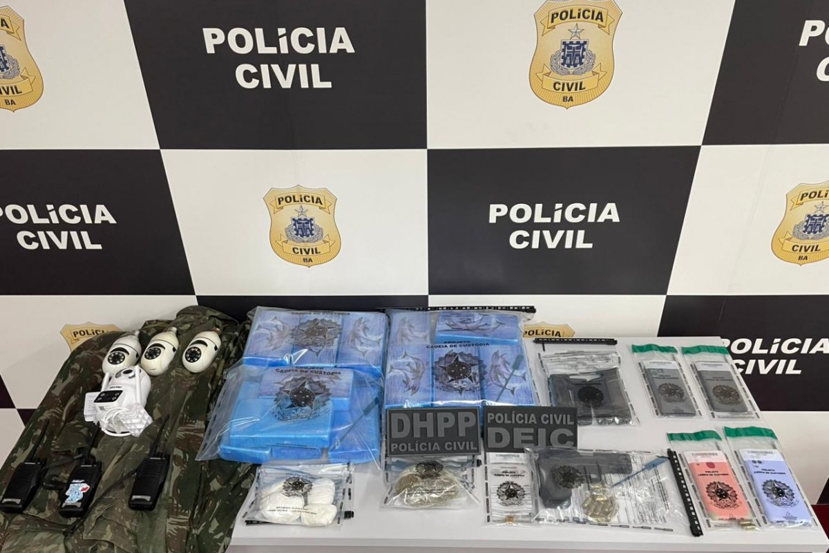 Drogas e armamentos são apreendidos em Feira de Santana