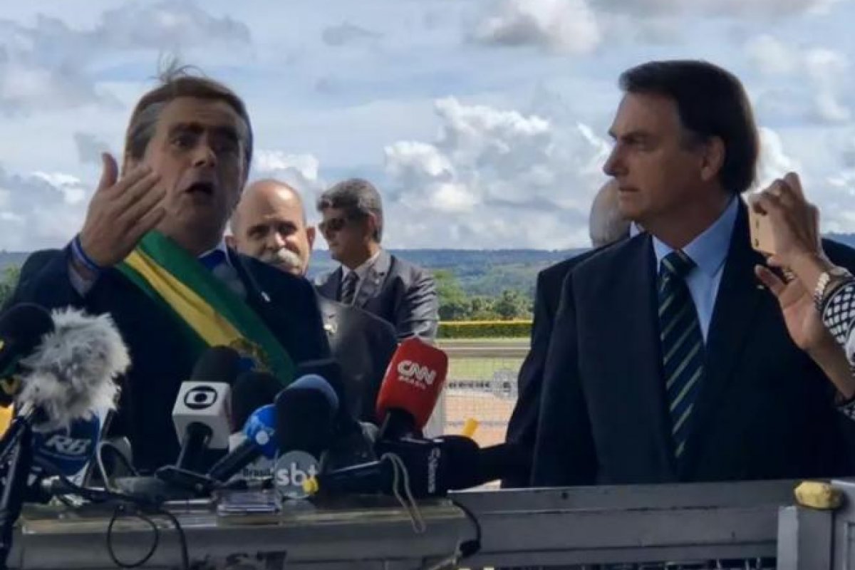 Deputado federal pede que Bolsonaro justifique presença de comediante no Palácio da Alvorada