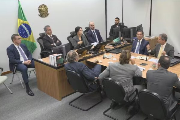 [Dono do Banco Master diz à PF ter amigos em todos os Poderes]
