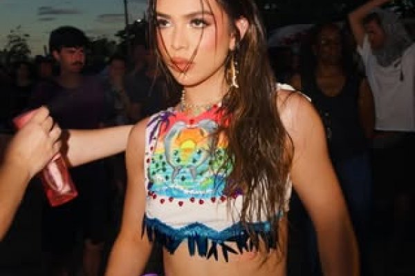 [Cantora Melody é internada às pressas em São Paulo e cancela show em Salvador]