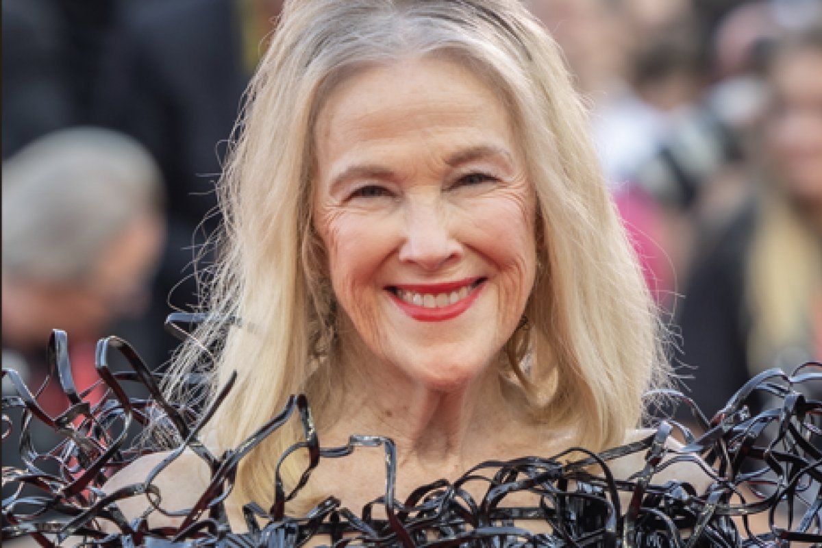 Morre Catherine O'Hara, atriz de 'Beetlejuice' e 'Schitt's Creek', aos 71 anos
