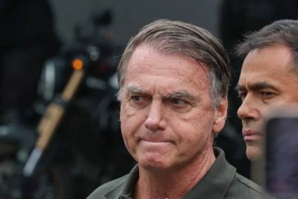 [Na prisão, Bolsonaro articula palanques nos estados durante visitas de parlamentares, diz coluna]