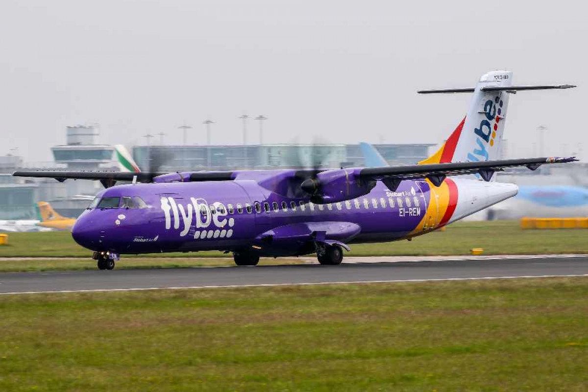 Flybe cancela voos, tem aeronaves apreendidas e fica perto da falência