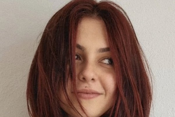 [Cherry hair: Klara Castanho aposta em tom intenso e reforça tendência poderosa para 2026! ]