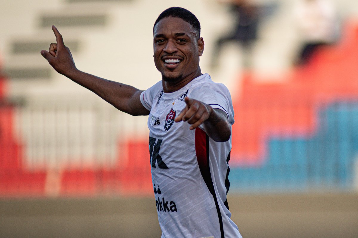 Vídeo: Vitória bate Barcelona de Ilhéus e sobe para vice-liderança do Baiano; confira os gols