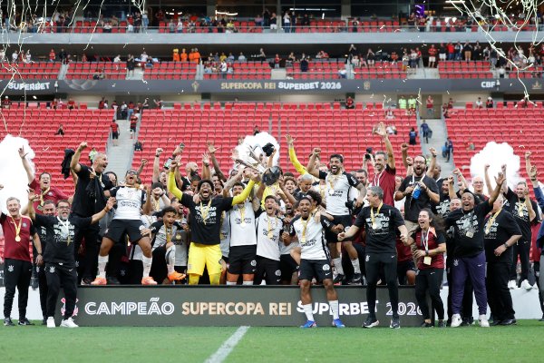 [Corinthians vence Flamengo e conquista Supercopa Rei 2026]