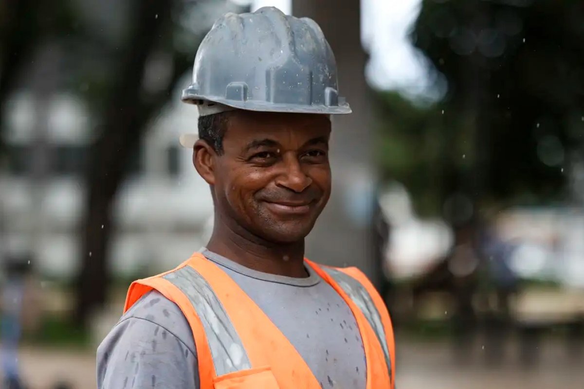 IR zero para quem ganha até R$ 5 mil vale nos salários pagos este mês