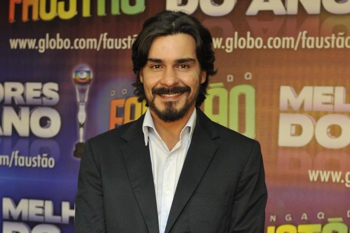 Ator André Gonçalves é assaltado na Festa de Iemanjá, desabafa sobre insegurança e alerta: 'Carnaval tá aí'