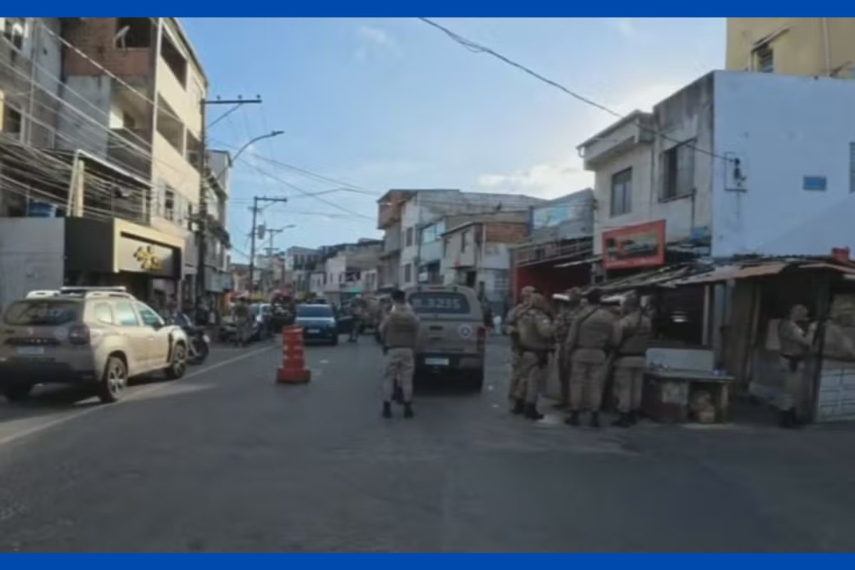 PM é baleado na cabeça no Vale das Pedrinhas, em Salvador; transporte público é interrompido no bairro