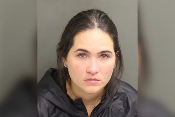 [Esposa de Henrique, da dupla sertaneja Henrique e Juliano, é presa nos EUA]