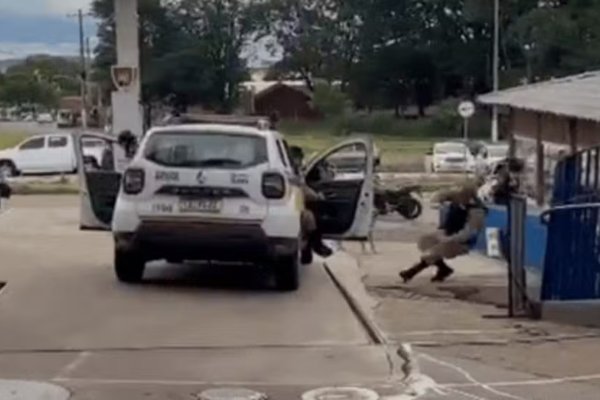 [Vídeo: PM é atingido por porta de viatura durante perseguição e leva 5 pontos na cabeça]